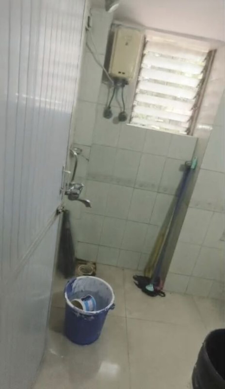 Bathroom, priyank-apartment 1 Bedroom 450 Sq.Ft. Apartment In Andheri East Mumbai 10576949