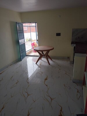 Room in 1 BHK Independent House at Telibagh – for Rent