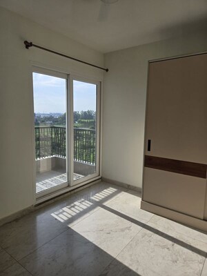 Room in 3 BHK Apartment at Dhakoli – for Rent