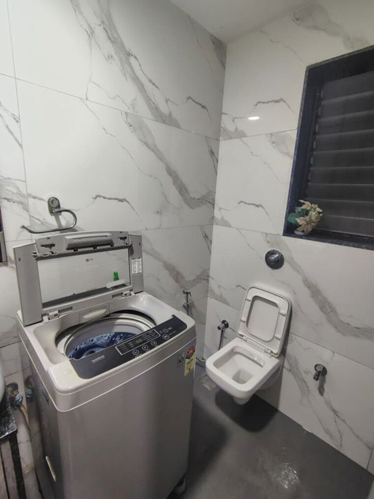 Bathroom, nilam-apartment-santacruz 3 Bedroom 912 Sq.Ft. Apartment In Santacruz West Mumbai 10576956
