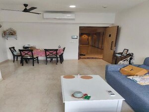 Furnished Amenities in 4 BHK Penthouse at Andheri West – for Sale