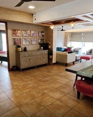 Parking in 4 BHK Penthouse at Andheri West – for Sale