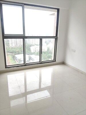 Room in 2 BHK Apartment at UK Iridium, Kandivali East – for Rent