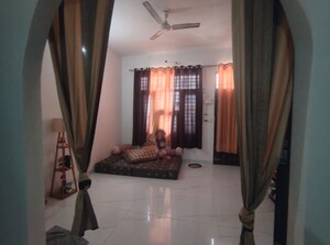 Living Room in 2 BHK Apartment at Ghazipur – for Rent
