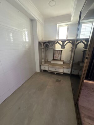 Room in 4 BHK Apartment at Sagar Darshan Towers, Nerul – for Rent