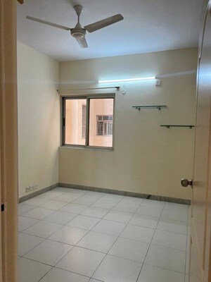 Room in 3 BHK Apartment at Prestige St Johns Woods, Koramangala – for Rent