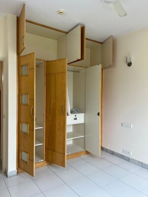 Room in 3 BHK Apartment at Prestige St Johns Woods, Koramangala – for Rent