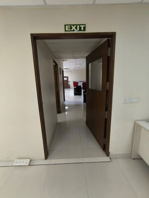 Room in  Office Space at Embassy Icon, Infantry Road – for Rent