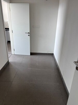Room in 3.5 BHK Apartment at Prestige Fairfield, Rmv 2nd Stage – for Rent
