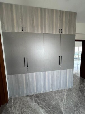 Bathroom in 3.5 BHK Apartment at Prestige Fairfield, Rmv 2nd Stage – for Rent