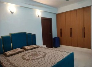 Bedroom in 3 BHK Apartment at Gomti Nagar – for Rent