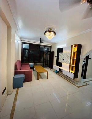 Bedroom in 3 BHK Apartment at Gomti Nagar – for Rent