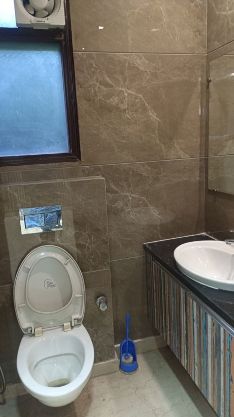Bathroom, new rajinder nagar 3 Bedroom 1152 Sq.Ft. Builder Floor In New Rajinder Nagar Delhi 10577031