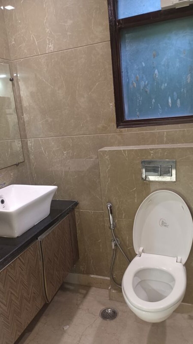 Bathroom, new rajinder nagar 3 Bedroom 1152 Sq.Ft. Builder Floor In New Rajinder Nagar Delhi 10577031