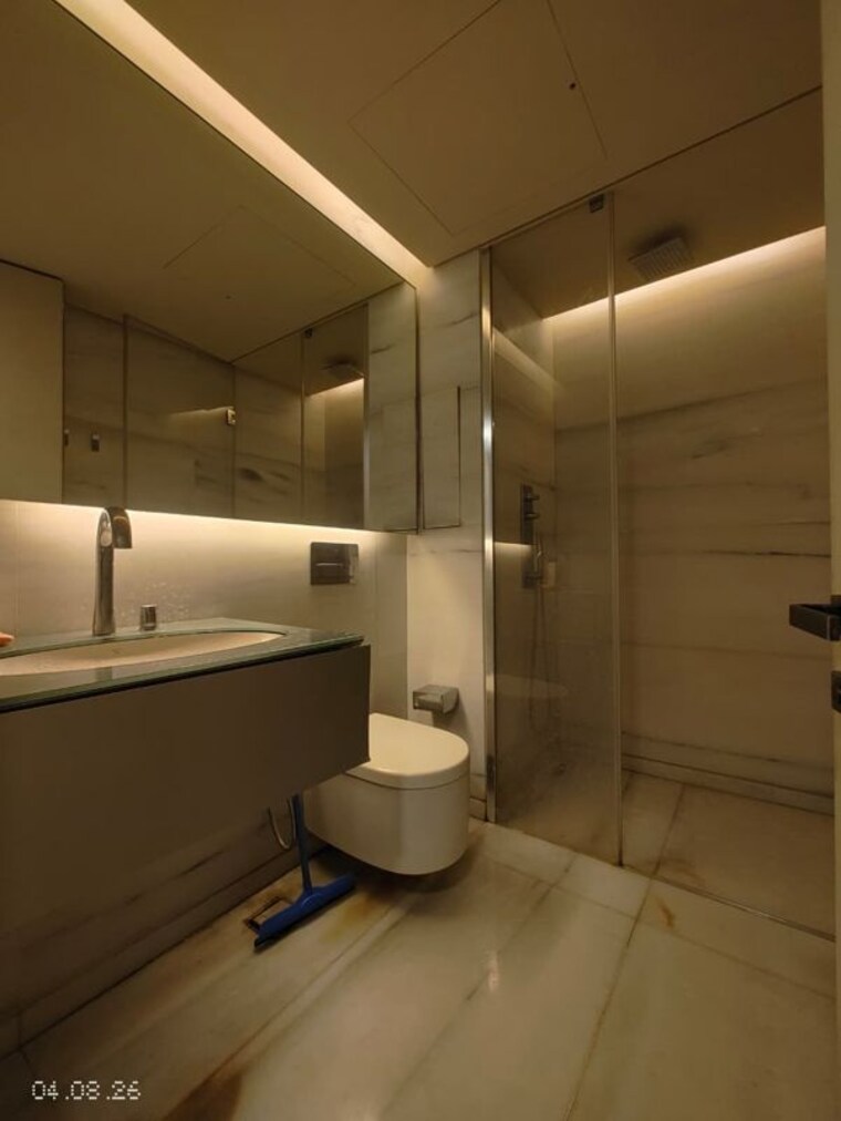 Bathroom, lodha-the-world-towers-world-one-tier-2 3 Bedroom 2200 Sq.Ft. Apartment In Worli Mumbai 10577052