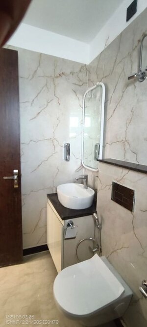 Bathroom in 1 RK Builder Floor at Sector 30 – for Rent
