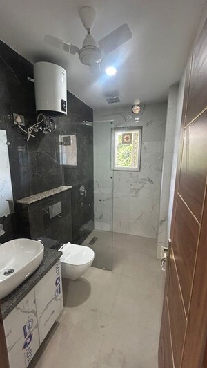 Team Area in 1 BHK Builder Floor at Sector 39 – for Rent