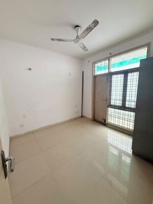 Room in 2 BHK Builder Floor at Sushant Lok 2, Sector 57 – for Rent