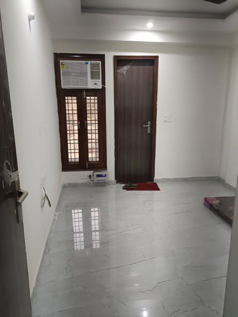 Room, sector 15 2 Bedroom 1100 Sq.Ft. Builder Floor In Sector 15 Gurgaon 10577082