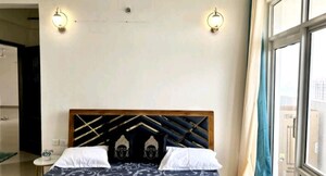 Furnished Amenities in 3 BHK Apartment at Omaxe R2, Gomti Nagar – for Rent