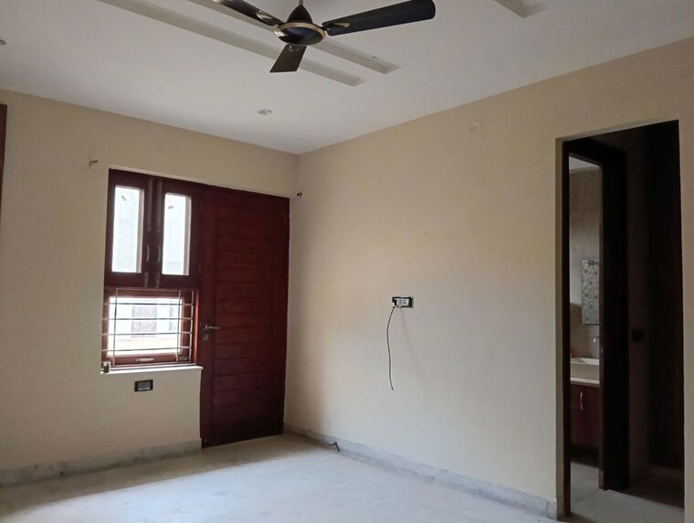 Room, sector 15 2 Bedroom 2000 Sq.Ft. Builder Floor In Sector 15 Gurgaon 10577098