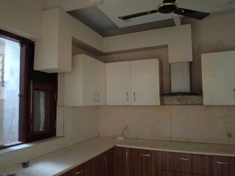 Kitchen, sector 15 2 Bedroom 2000 Sq.Ft. Builder Floor In Sector 15 Gurgaon 10577098