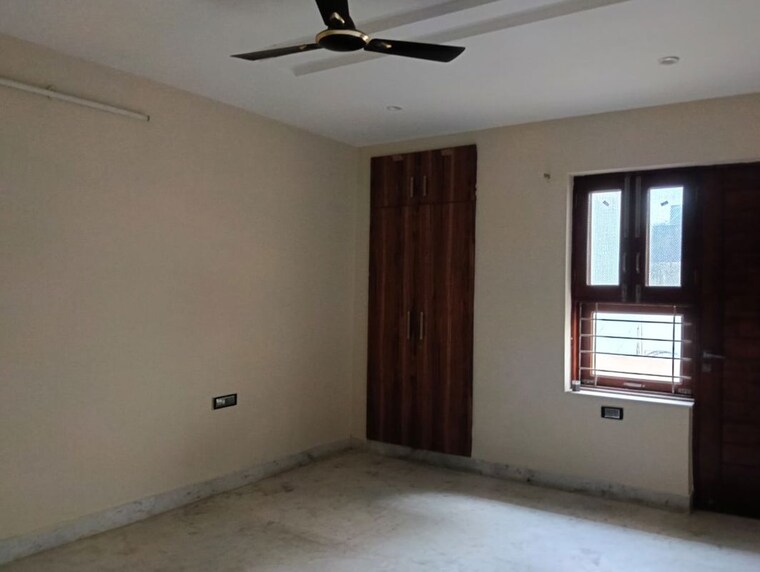 Room, sector 15 2 Bedroom 2000 Sq.Ft. Builder Floor In Sector 15 Gurgaon 10577098