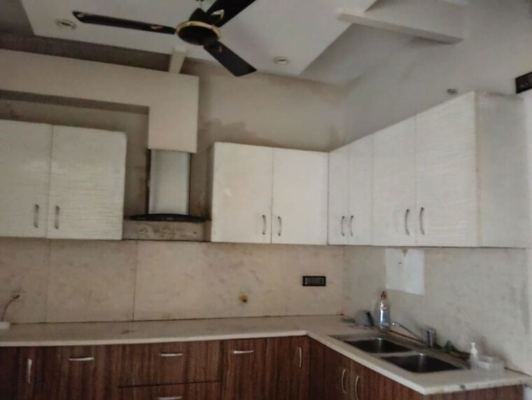 Kitchen, sector 15 2 Bedroom 2000 Sq.Ft. Builder Floor In Sector 15 Gurgaon 10577098