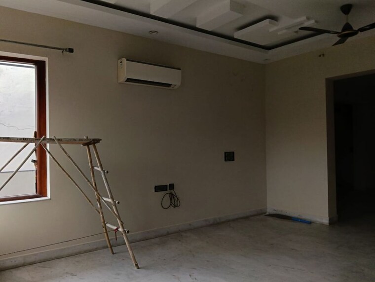 Room, sector 15 2 Bedroom 2000 Sq.Ft. Builder Floor In Sector 15 Gurgaon 10577098