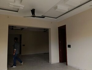 Room in 2 BHK Builder Floor at Sector 15 – for Rent