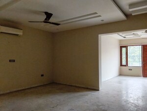 Room in 2 BHK Builder Floor at Sector 15 – for Rent