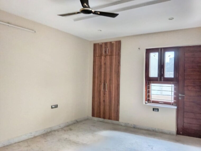 Room, sector 15 2 Bedroom 2000 Sq.Ft. Builder Floor In Sector 15 Gurgaon 10577098