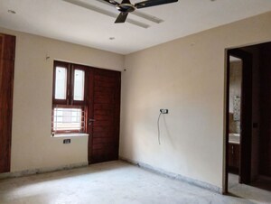 Room in 2 BHK Builder Floor at Sector 15 – for Rent