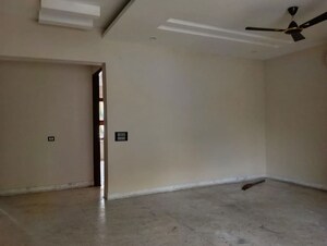 Room in 2 BHK Builder Floor at Sector 15 – for Rent