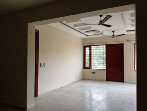 Room in 2 BHK Builder Floor at Sector 15 – for Rent