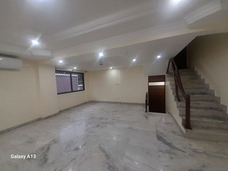  Parking, the-embassy 3 Bedroom 2250 Sq.Ft. Apartment In Vasanth Nagar Bangalore 10443782