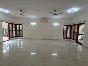 Room in 4 BHK Villa at Prestige Ozone, Whitefield – for Rent