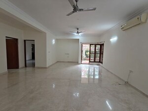 Room in 4 BHK Villa at Prestige Ozone, Whitefield – for Rent