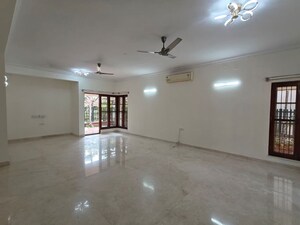 Room in 4 BHK Villa at Prestige Ozone, Whitefield – for Rent