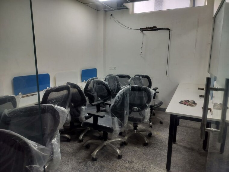 Team Area, sector 16 Commercial Office Space 700 Sq.Ft. In Sector 16 Noida 10577006