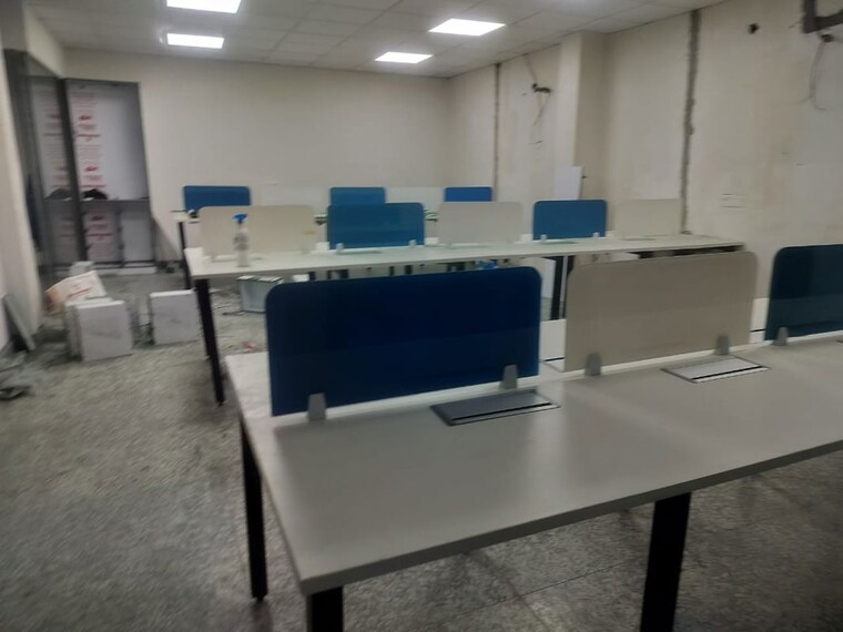 Team Area, sector 16 Commercial Office Space 700 Sq.Ft. In Sector 16 Noida 10577006