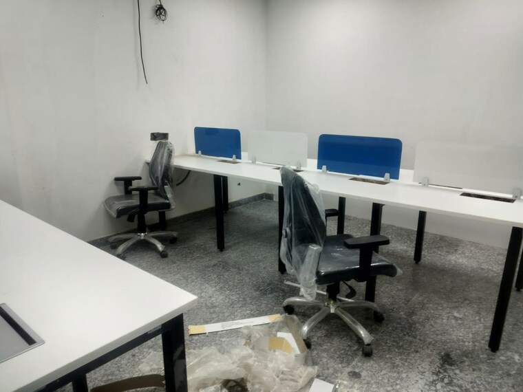 Team Area, sector 16 Commercial Office Space 700 Sq.Ft. In Sector 16 Noida 10577006