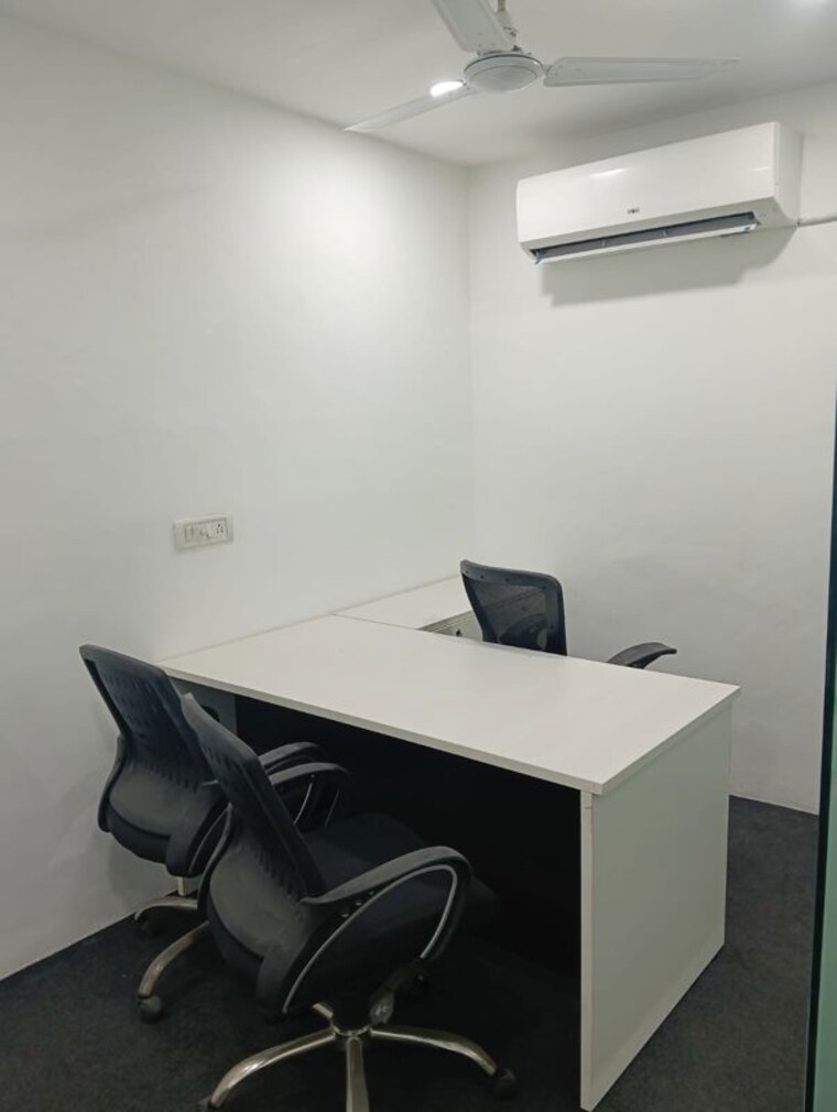 Team Area, sector 16 Commercial Office Space 700 Sq.Ft. In Sector 16 Noida 10577006