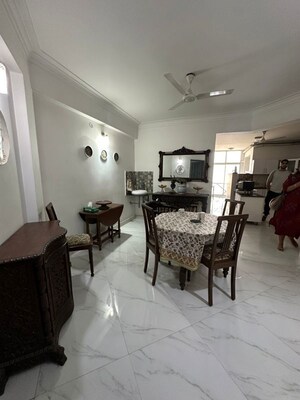 Team Area in 3 BHK Apartment at N P Mansion, Richmond Town – for Rent