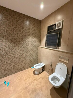 Bathroom in 3.5 BHK Apartment at Gold Platz, Richmond Town – for Rent