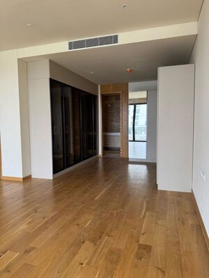 Room in 4 BHK Apartment at Embassy Lake Terrace, Hebbal – for Rent