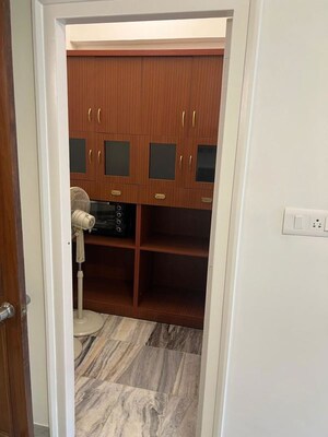 Furnished Amenities in 3 BHK Apartment at Embassy Palace, Cunningham Road – for Rent