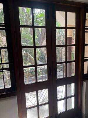 Room in 3 BHK Apartment at Embassy Palace, Cunningham Road – for Rent