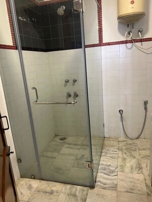 Bathroom in 3 BHK Apartment at Embassy Palace, Cunningham Road – for Rent