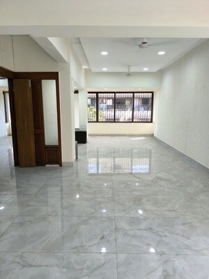 2.5 BHK Apartment For Sale in Churchgate